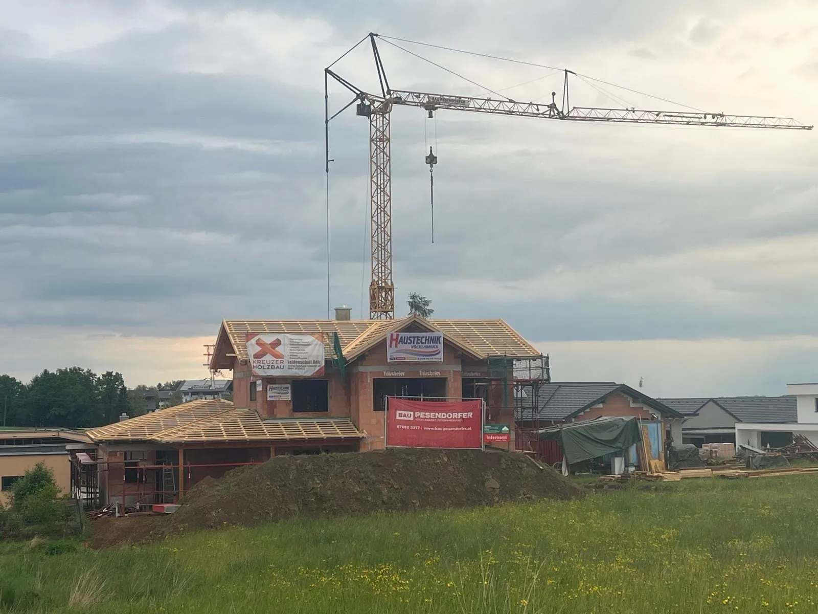Wohnhaus im Bau mit Haustechnik Vöcklabruck als ausführendem Fachbetrieb